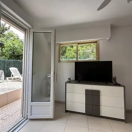 Cosy Terrasse Front Apartment Cagnes-sur-Mer